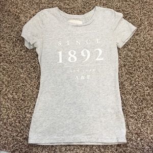 (NWOT) abercrombie and fitch graphic tee (NWOT) abercrombie and fitch graphic tee