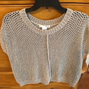 Short sleeve sweater