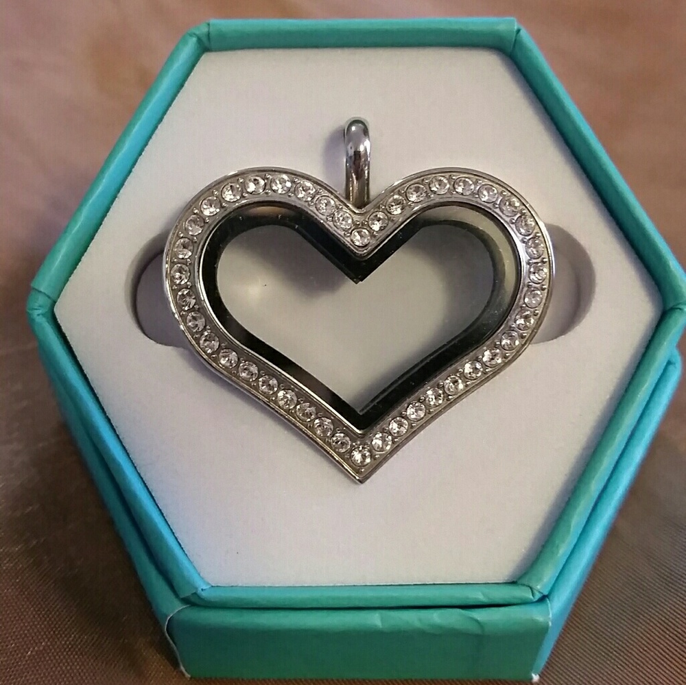 Origami Owl Heart Locket