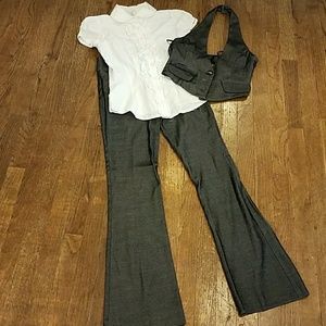 Set of pants 👖 top and vest..