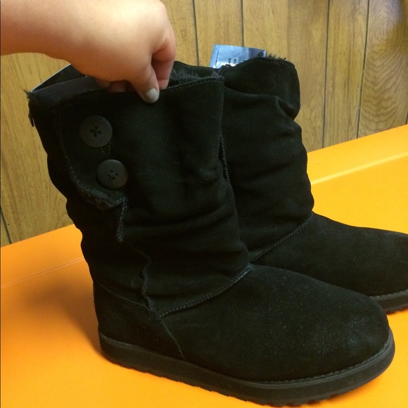 NEW furry boots - Picture 2 of 5