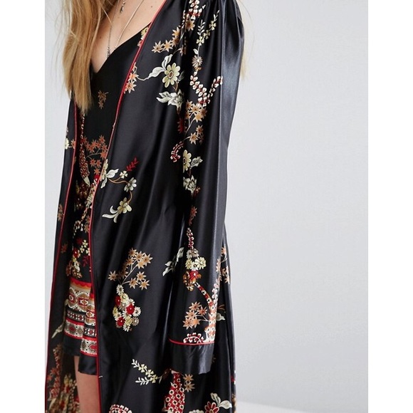 Black Satin Printed Long Sleeve Kimono - Picture 4 of 8