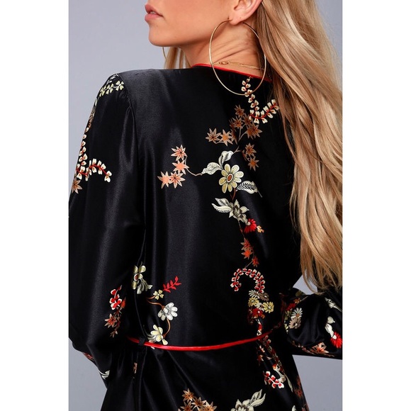 Black Satin Printed Long Sleeve Kimono - Picture 8 of 8