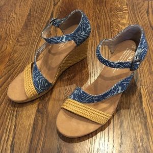 Brand new Toms wedges