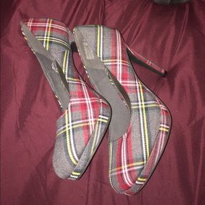 Plaid heels