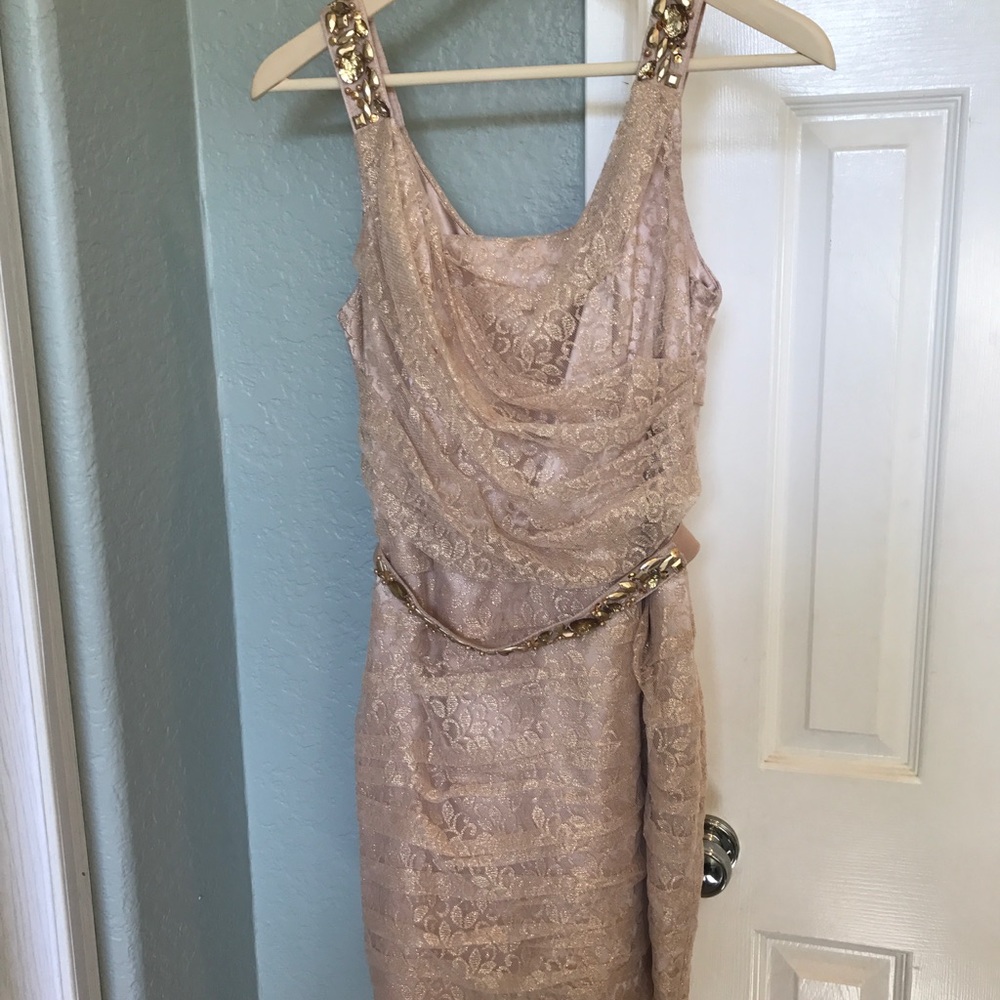 Dresses - Picture 3 of 5