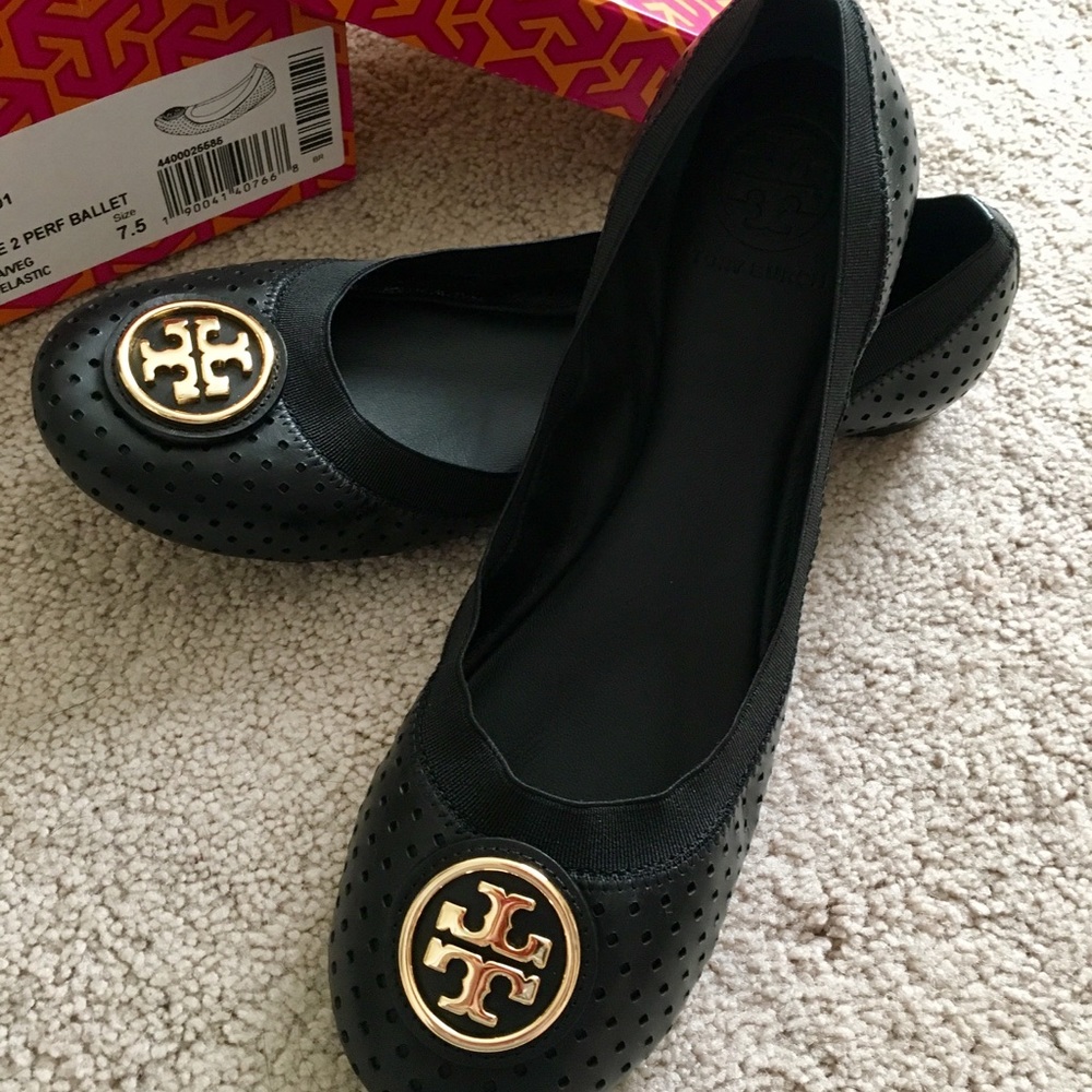 Authentic Tory Butch flats. Never worn!