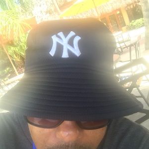 Meet your Posher, Bobby