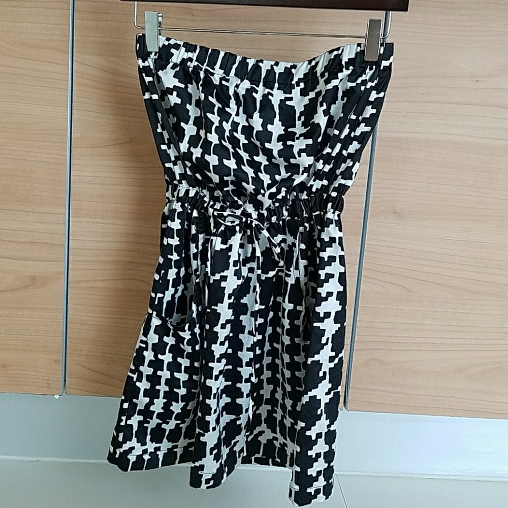 *LAST CHANCE* Black and white sleevless party dress