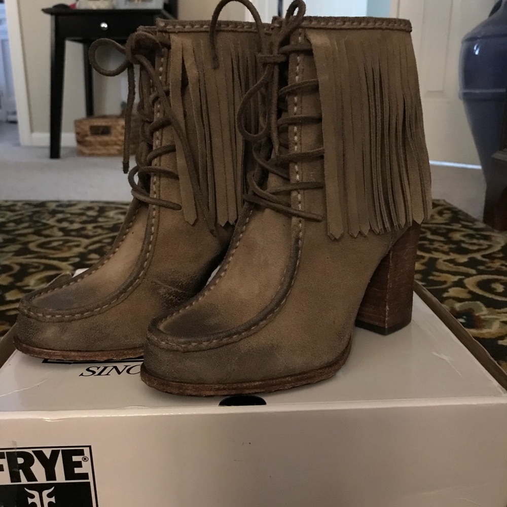 Frye Parker Fringe Short