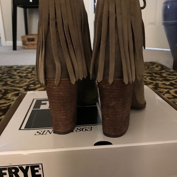 Frye Parker Fringe Short - Picture 3 of 6