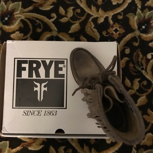 Frye Parker Fringe Short - Picture 4 of 6