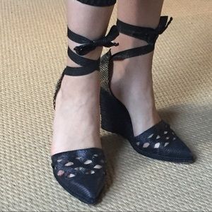 PAOLO GILABERT BARCELONA Woven Wedge WrapUps! 💃🏼