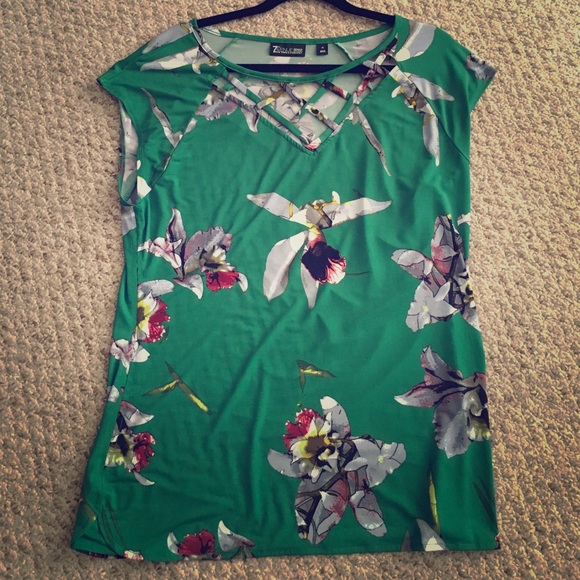 New York & Company Tops - NY&C XL Blouse Green Flowers Stretch