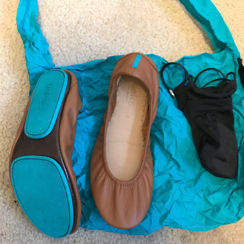 Almost new Size 6 Tieks Chestnut