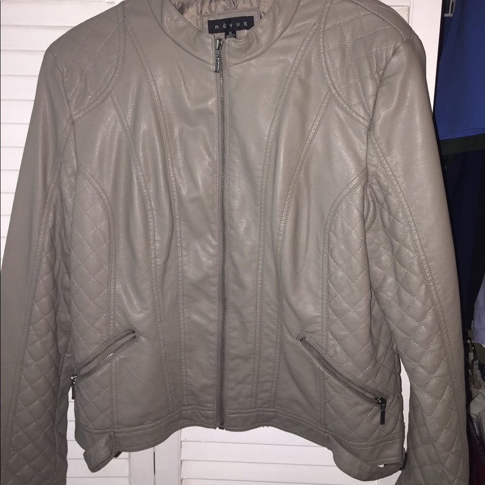 Ladies Grey faux leather jacket with zippers