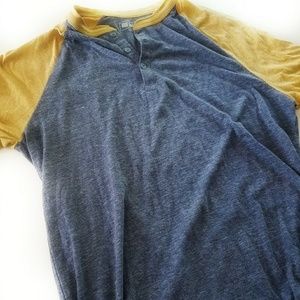 Men's Henley style shirt with raglan sleeve