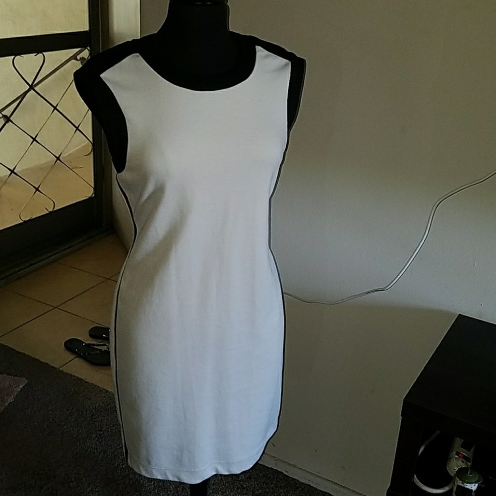 Dress. White and Black