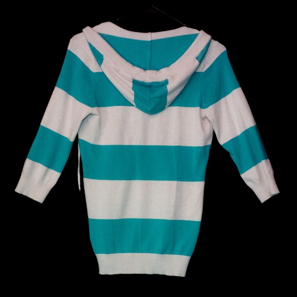 PinkRose 1/4 Sleeve V-Neck Sweater - Picture 2 of 4