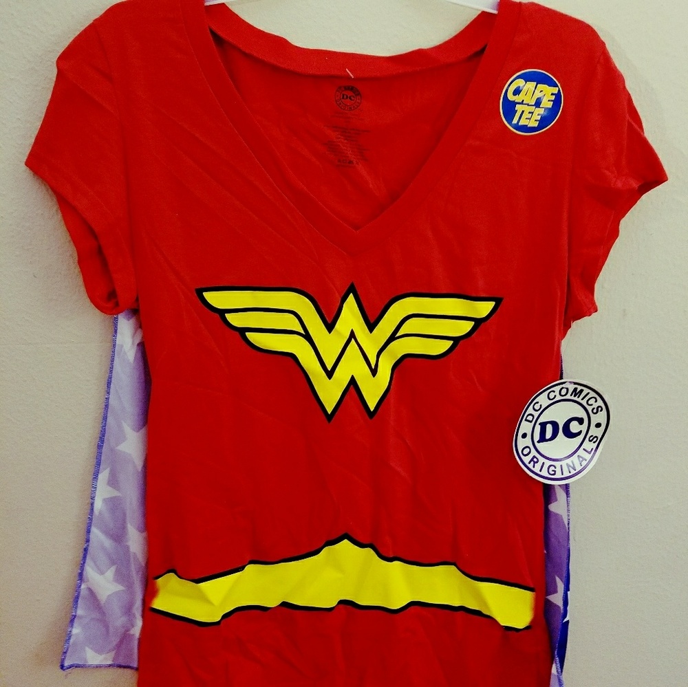 Wonder Woman Caped Tee