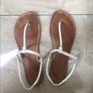Size 7 white sandal