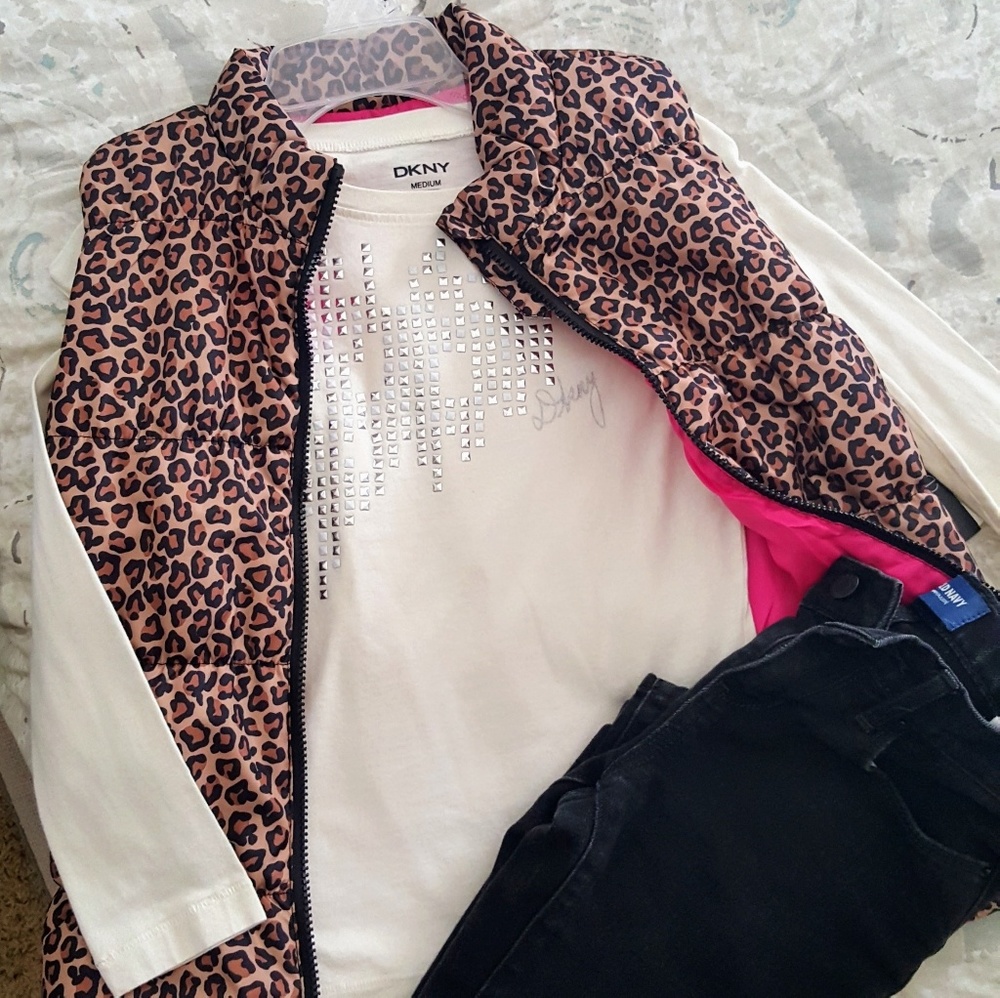 DKNY Long-Sleeve Fashion Tee