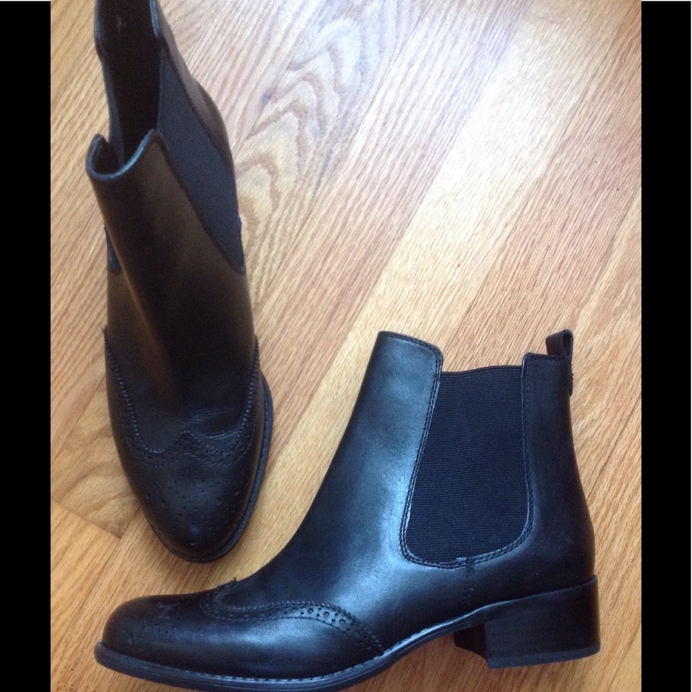 Franco Sarto black leather low boots - size 8 NWT