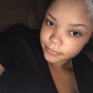 Meet your Posher, Shakia