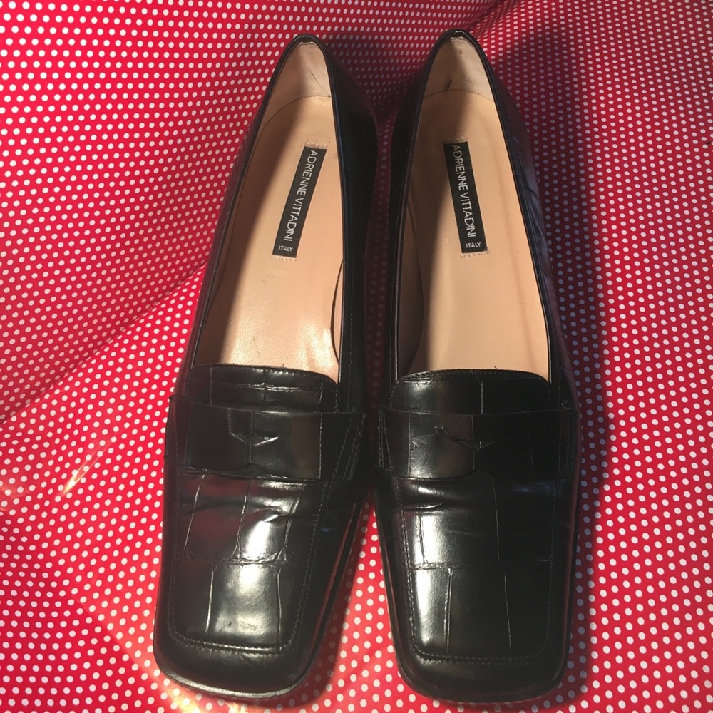 ADRIENNE VITTADINI BLK N LOAFERS SZ 8