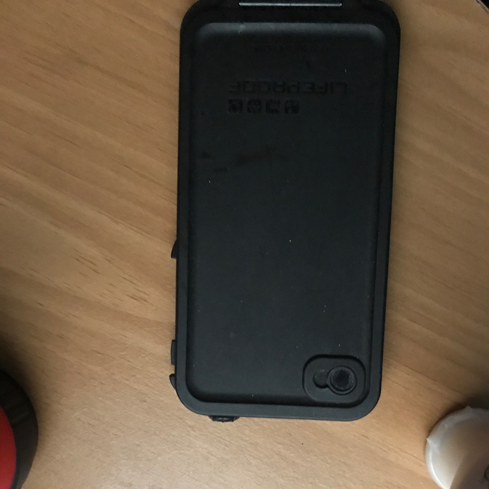 I am selling this IPhone 5 Life Proof case