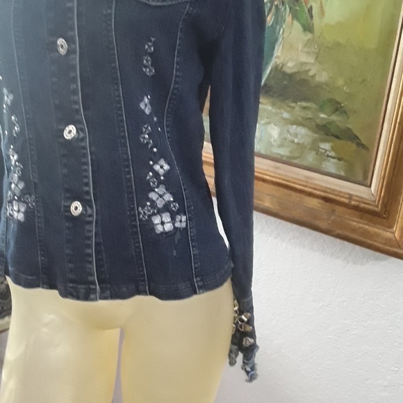 Jiaqi embroidered denim jacket - Picture 2 of 6