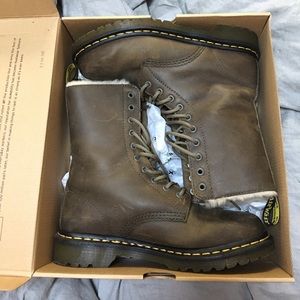 dr martens 1460 wildhorse