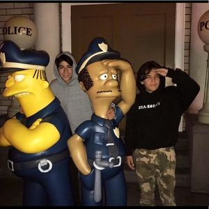 Meet your Posher, Leo