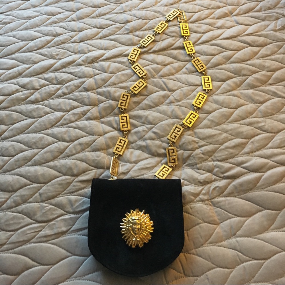 💰⤵️..Vintage Lionhead purse