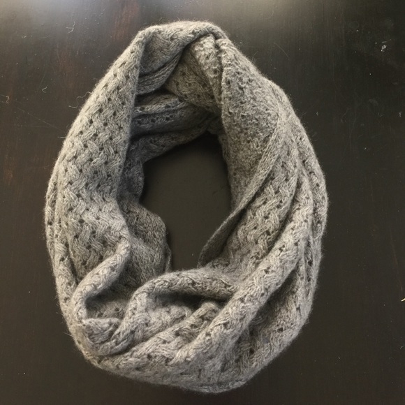 Isaac Mizrahi Accessories - Cashmere Infinity Scarf NWOT