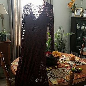 BEAUTIFUL LONG LACE MAXI DRESS BY NIGHTCAP