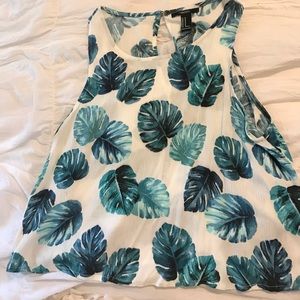 Tank top slightly cropped