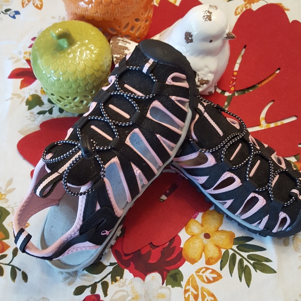 Sandals - Picture 2 of 4