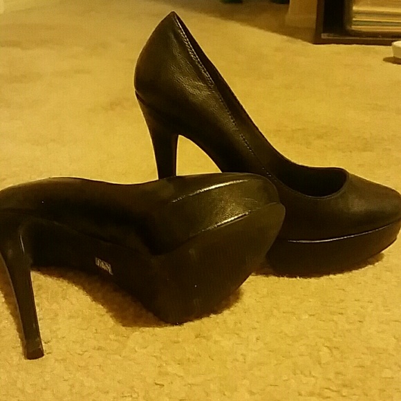 Heels - Picture 1 of 2