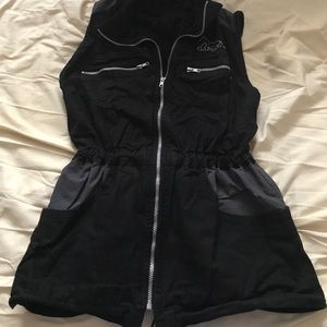 Dog training vest/ professional dog trainer