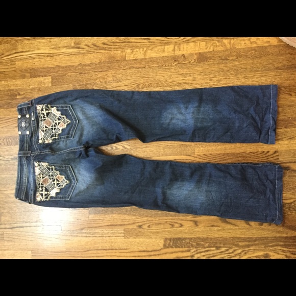 Chic & Comfortable - Picture 2 of 3