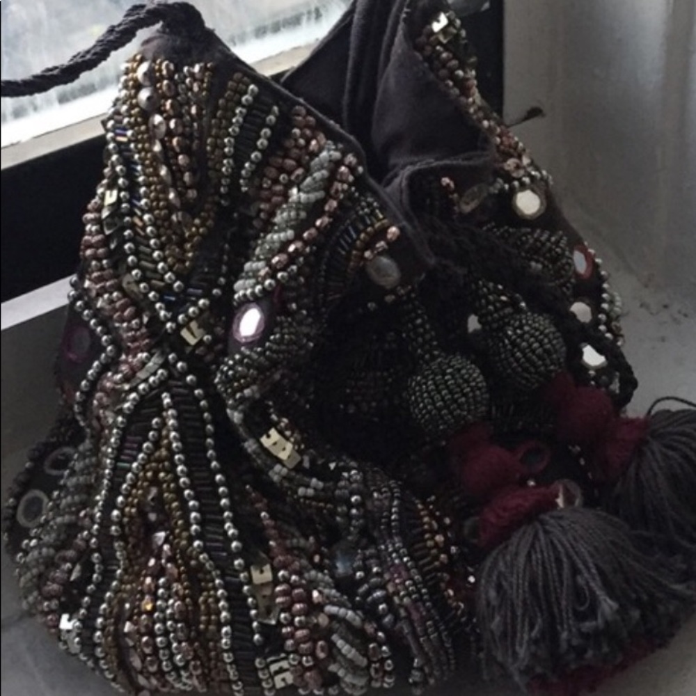 Beaded beautiful crossbody purse. Made in India!