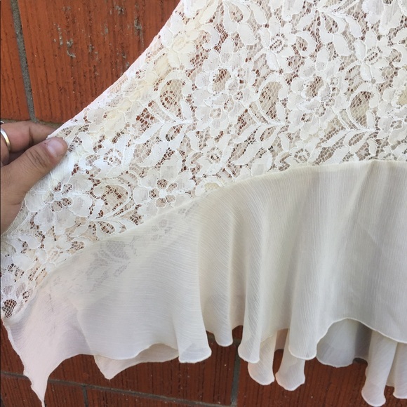 Lovely flowy lace top - Picture 4 of 8