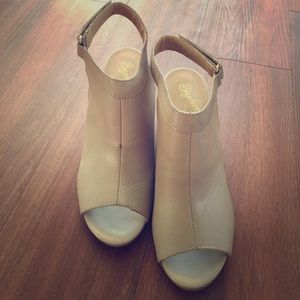 Cream/beige open toe booties