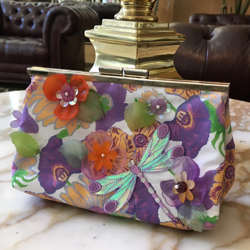 Sample Sale Embellished Flowers Clutch Bag
