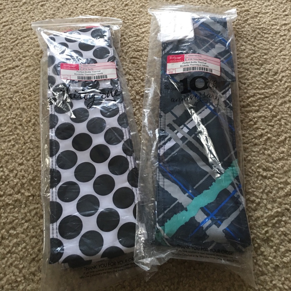31 prefect bottle thermals. Set of 2, New!