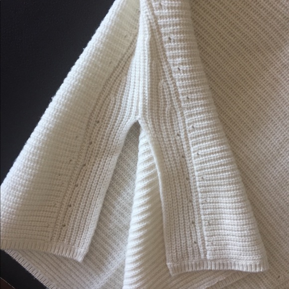 Vince NWT Cashmere sweater - Picture 2 of 3