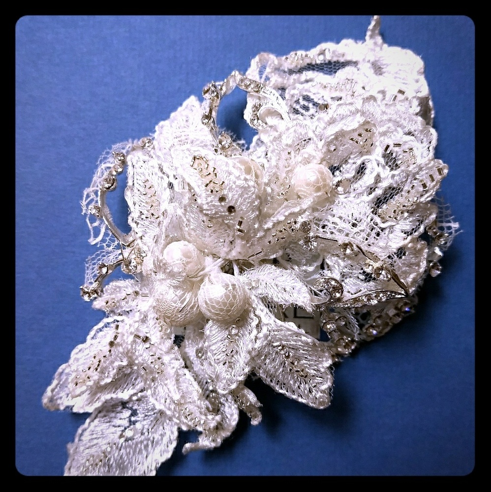 Bel Aire Bridal Head Piece