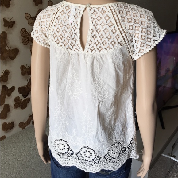 White blouse - Picture 5 of 8