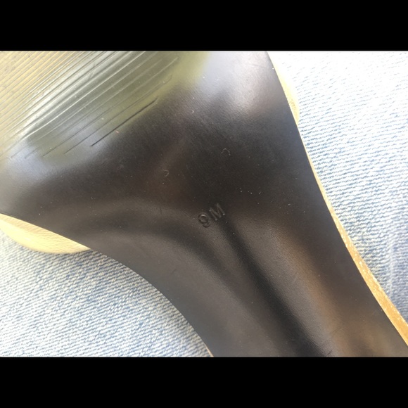 Gold Guess shoes by Marciano - Picture 3 of 5